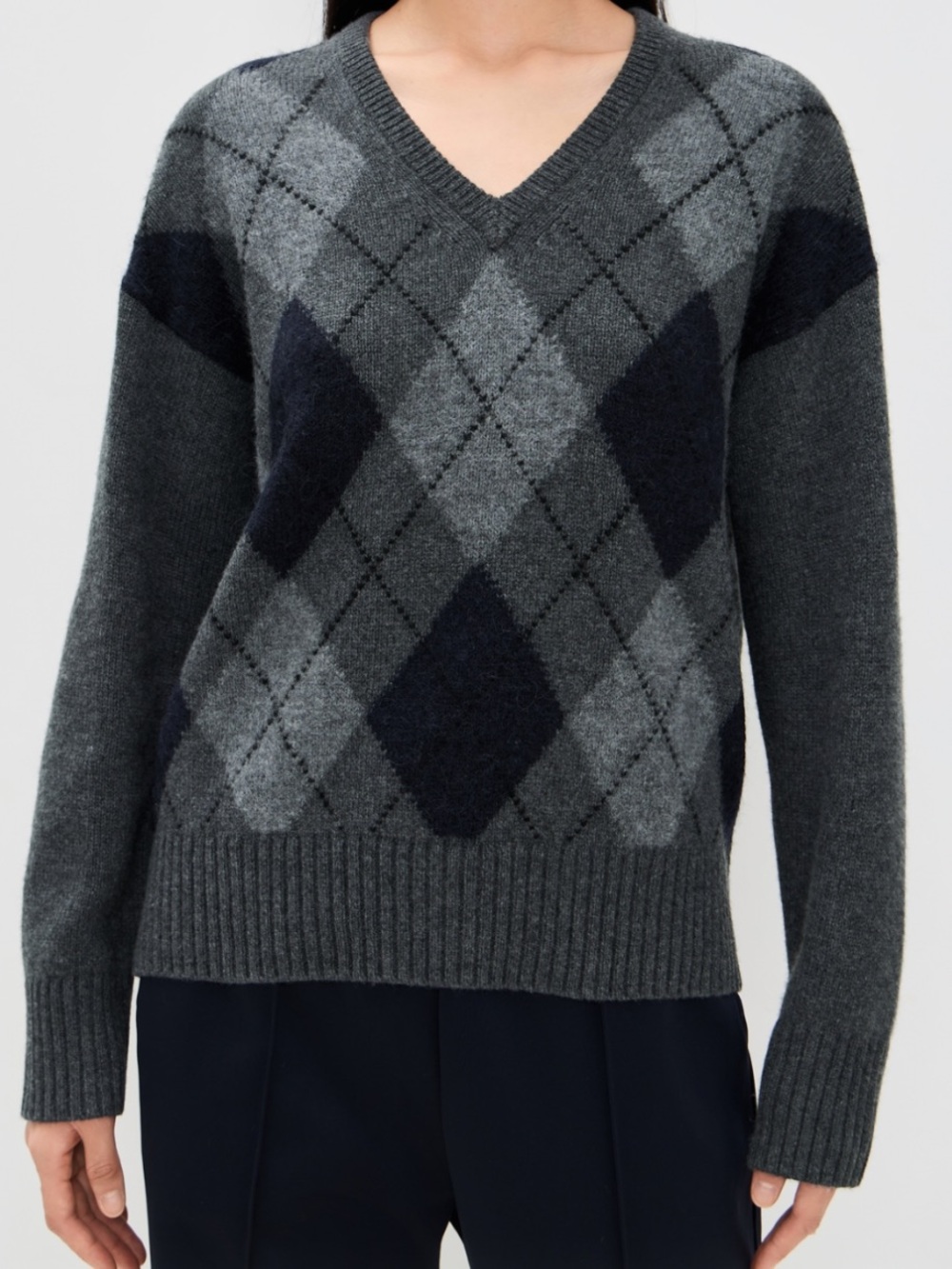 NWT • Alex Mill Yasmine V neck sweater
